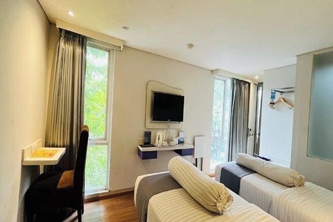 In-room safe, iron/ironing board, free WiFi