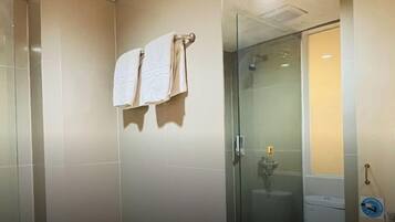Shower, free toiletries, hair dryer, slippers