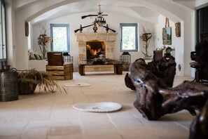 Tägliches inbegriffenes kontinentales Frühstück