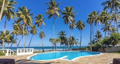 Las Canas Beach Retreat
