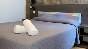 Double Room | Soundproofing, free WiFi, bed sheets
