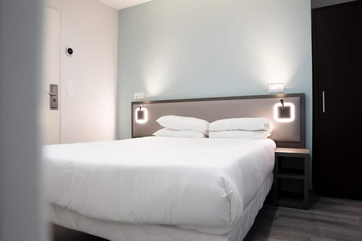 Äänieristys, ilmainen Wi-Fi, vuodevaatteet