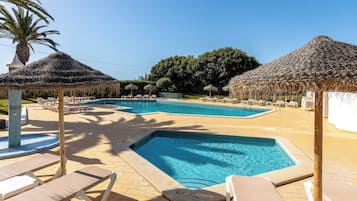 Outdoor pool, pool loungers