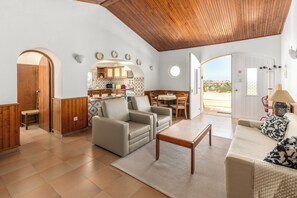 샬레 | 거실 공간 | TV