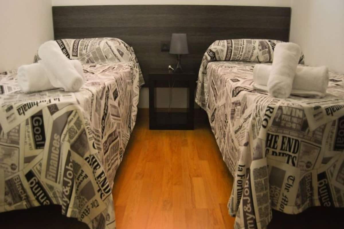 1 chambre, coffres-forts dans les chambres, fer et planche Ă repasser