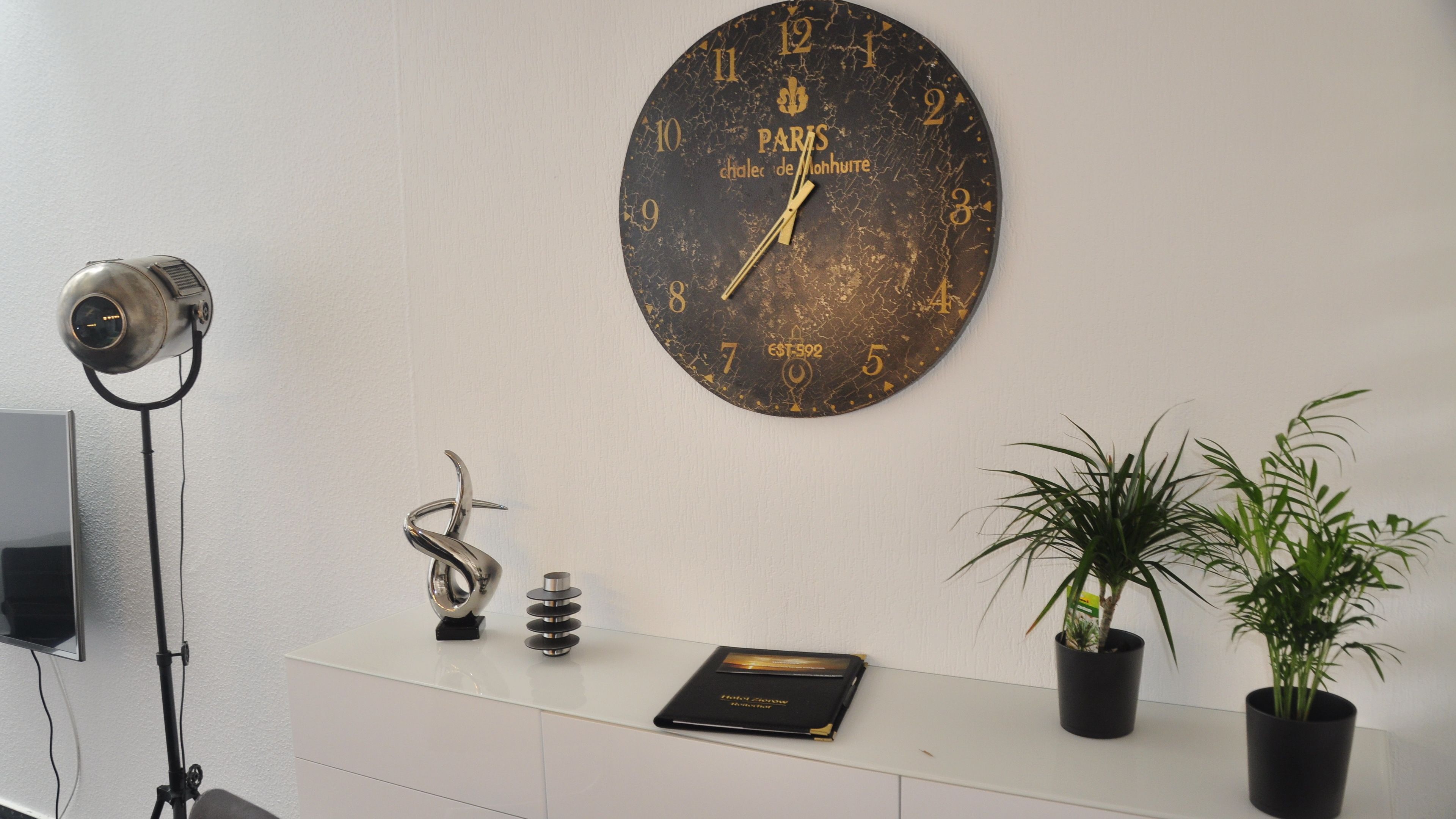 suite | room amenity