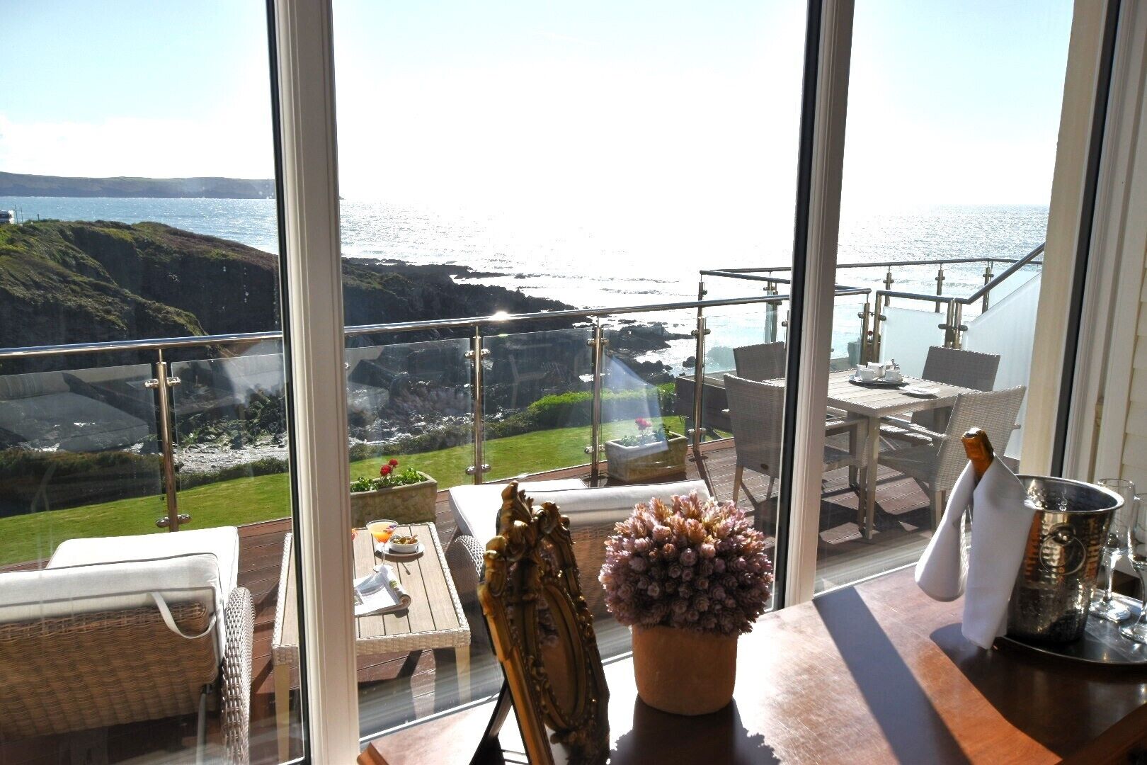 Deluxe Sea View Room with Terrace | Individually decorated, individually furnished, iron/ironing board