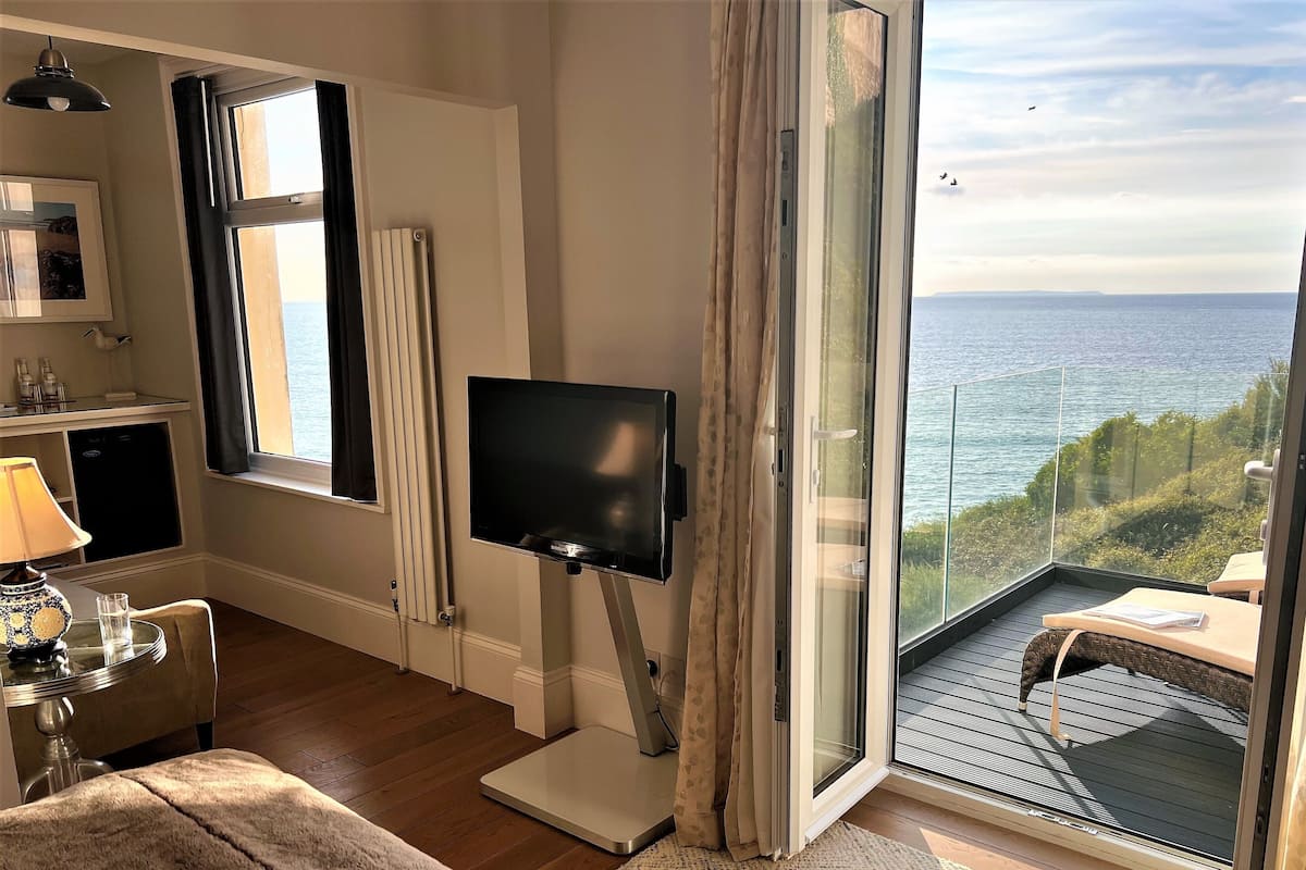 Lundy Suite with balcony | Dihias secara berasingan, dilengkapkan perabot secara berasingan