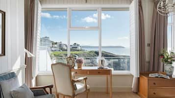 Deluxe Sea View Room with Terrace | 獨特設計、獨特裝修、熨斗/熨衫板、免費 Wi-Fi
