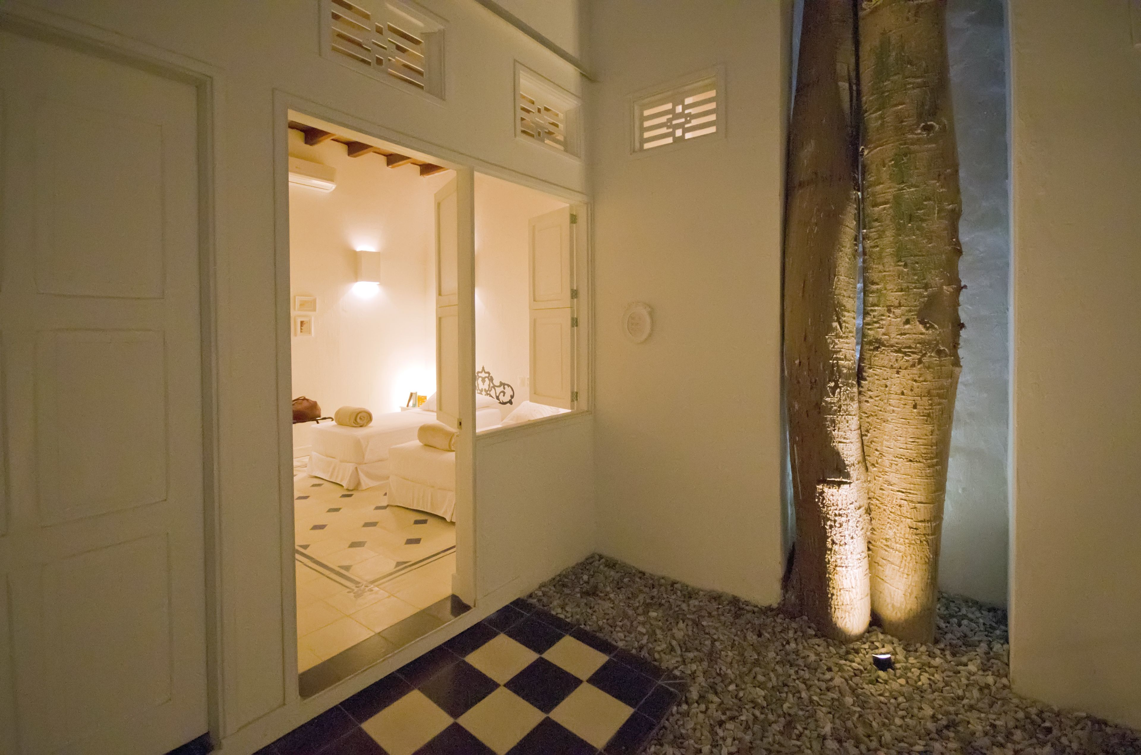 Classic Twin Room | Premium bedding, minibar, in-room safe, individually furnished