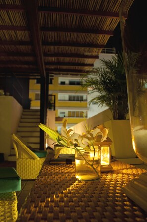 Bar vid poolen