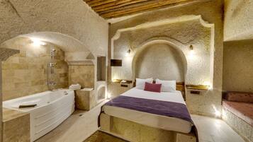 Deluxe Double Room | Premium bedding, iron/ironing board, free WiFi, bed sheets