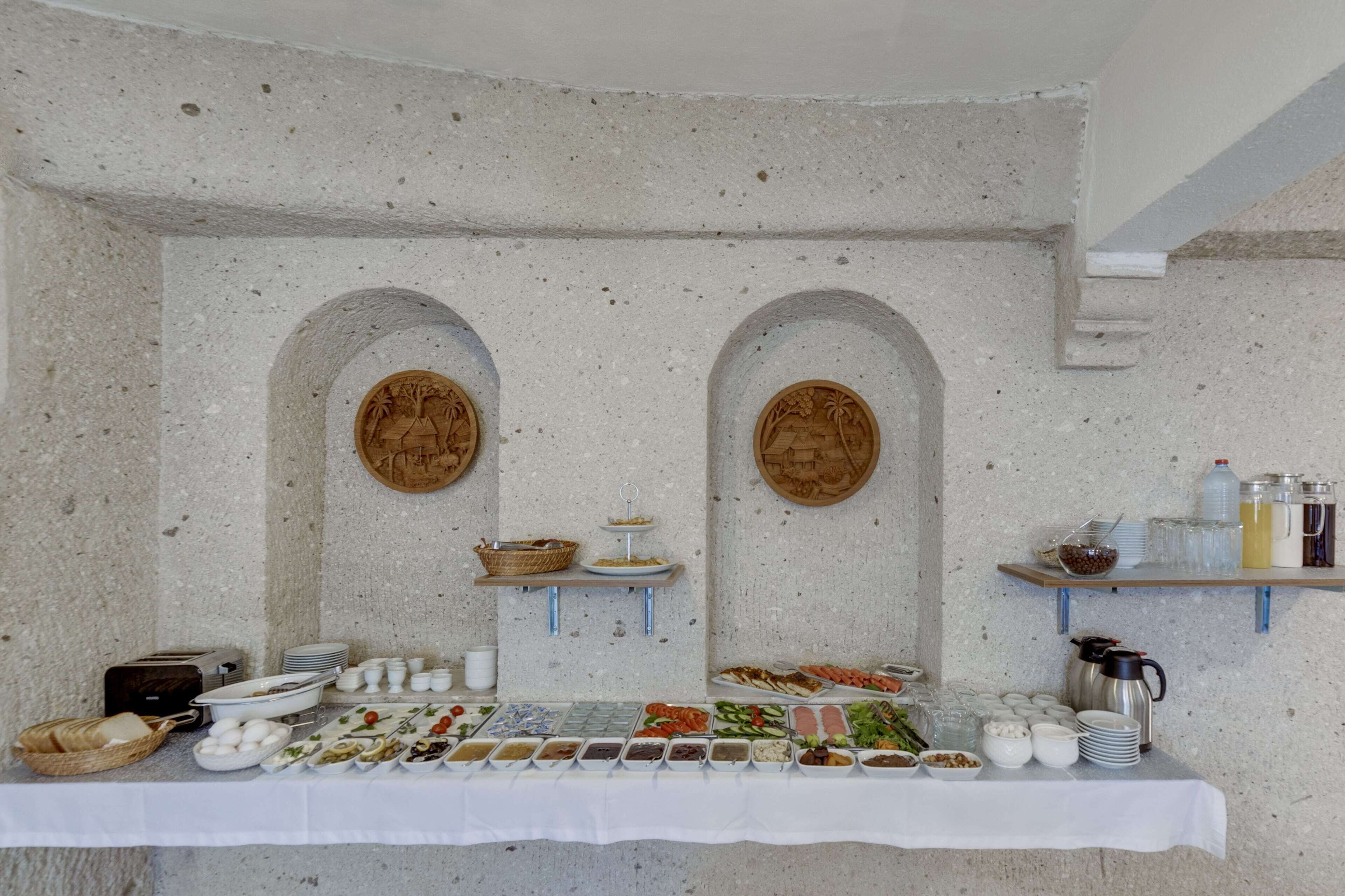 供應午餐及晚餐；土耳其菜