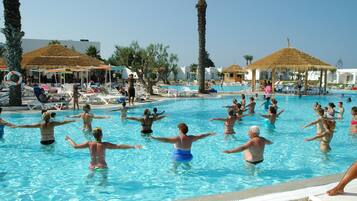 Piscine couverte, piscine extérieure