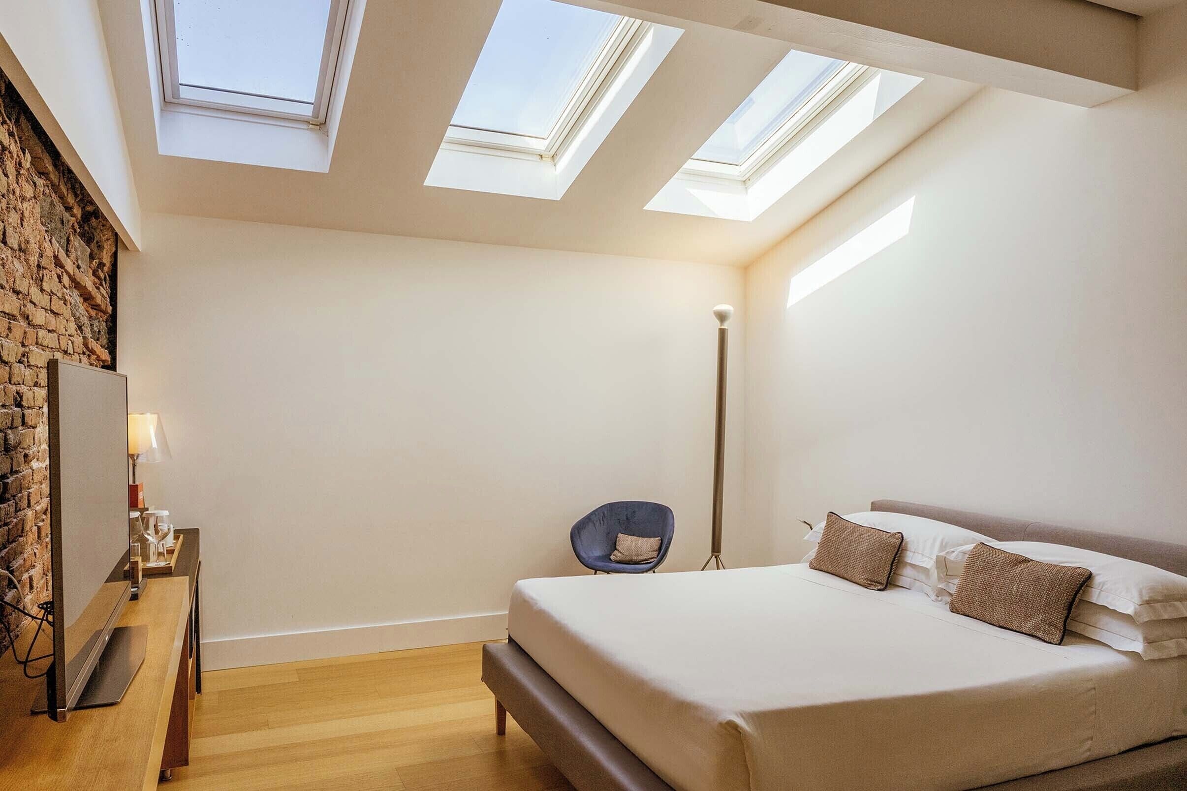 Minibar, in-room safe, desk, soundproofing