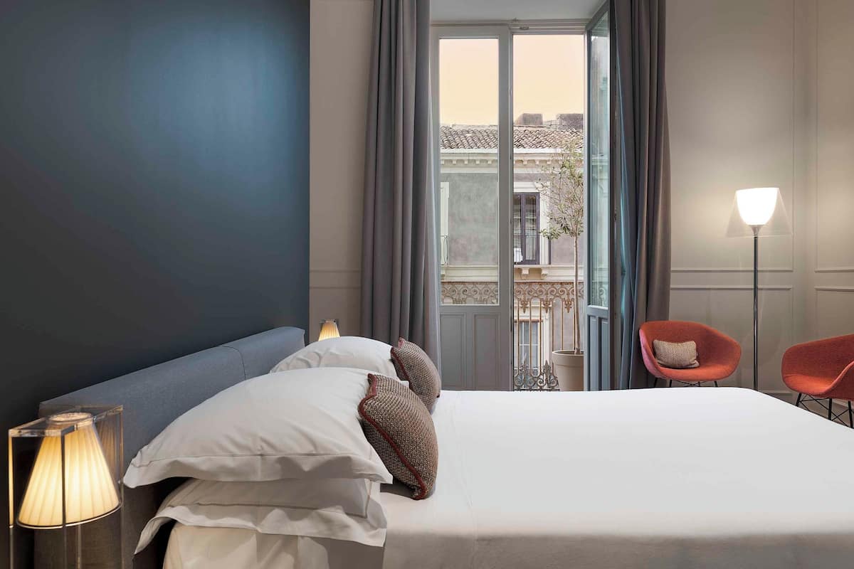 Minibar, coffres-forts dans les chambres, bureau, chambres insonorisées