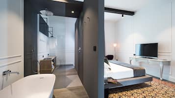 1 bedroom, minibar, in-room safe, desk