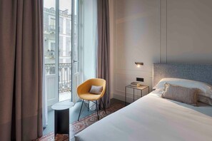 Minibar, in-room safe, desk, soundproofing - Habitat Boutique Hotel (Catania)