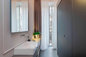 Minibar, in-room safe, desk, soundproofing