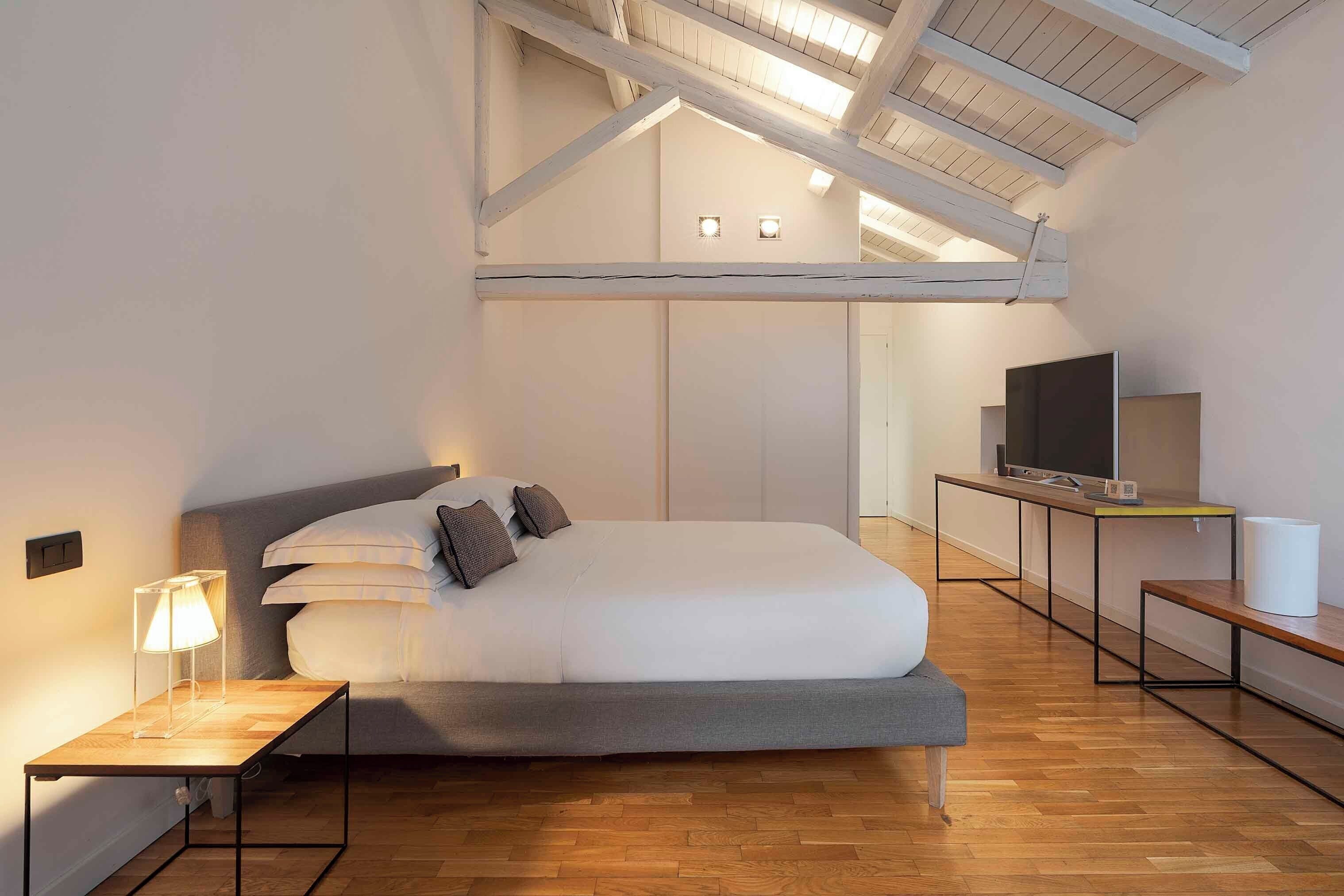 Minibar, in-room safe, desk, soundproofing