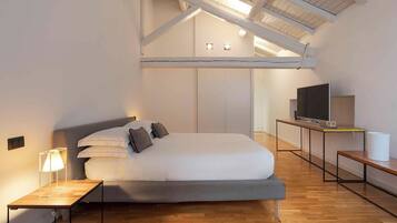 Minibar, in-room safe, desk, soundproofing