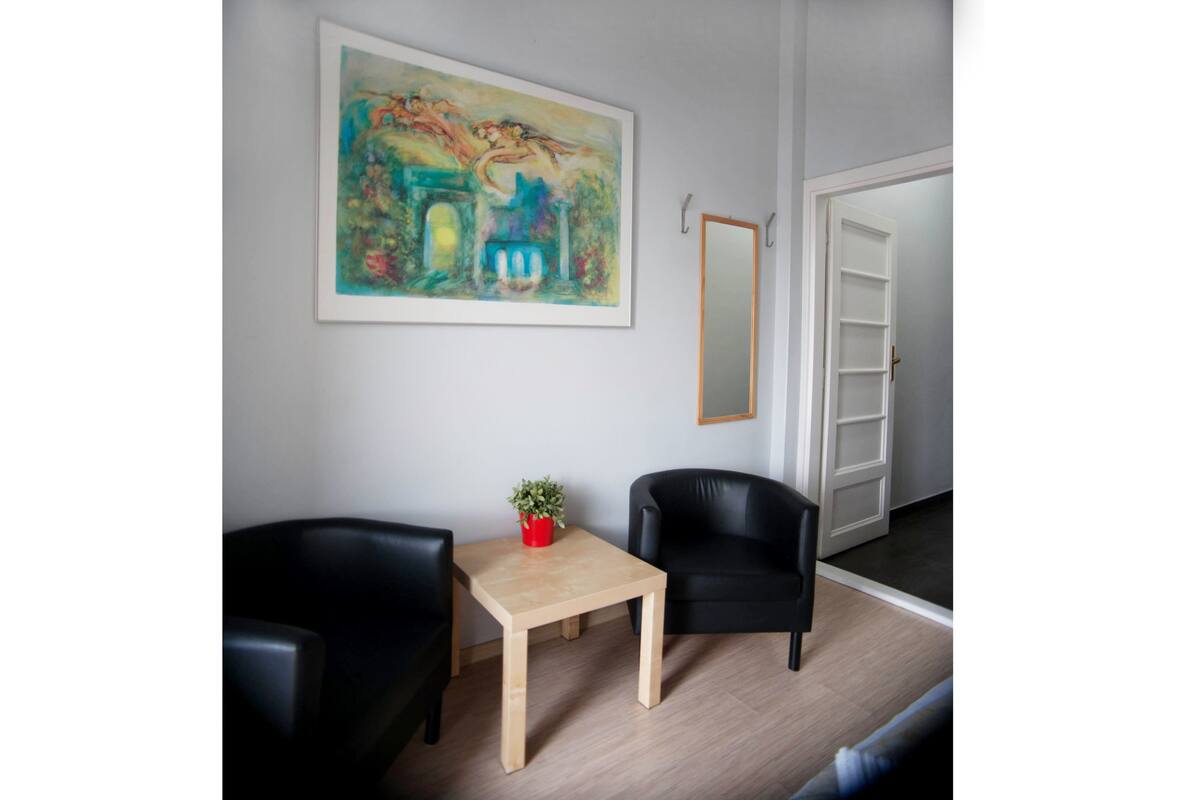 Double Room, Shared Bathroom | Living area