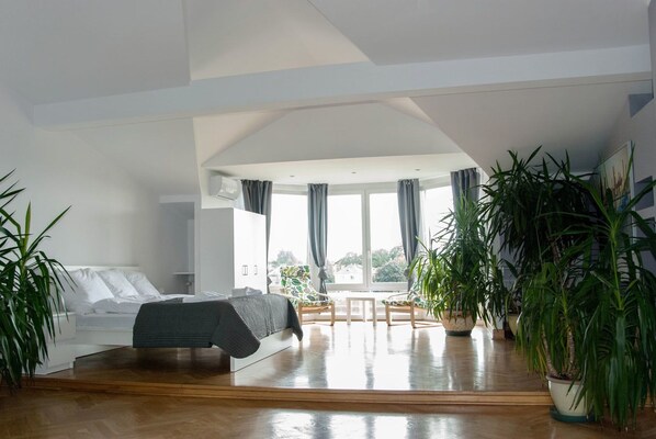 Studio, Kitchen, River View | Premium bedding, down comforters, individually decorated