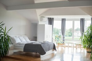 Studio, Kitchen, River View | Premium bedding, down comforters, individually decorated - OKAY Hostel&House (Krakow)