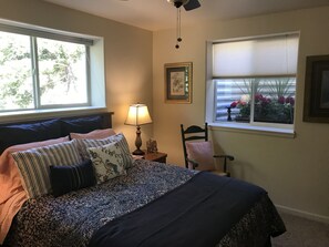 Individually decorated, individually furnished, free WiFi, bed sheets - Bridal Veil B&B (Ouray)
