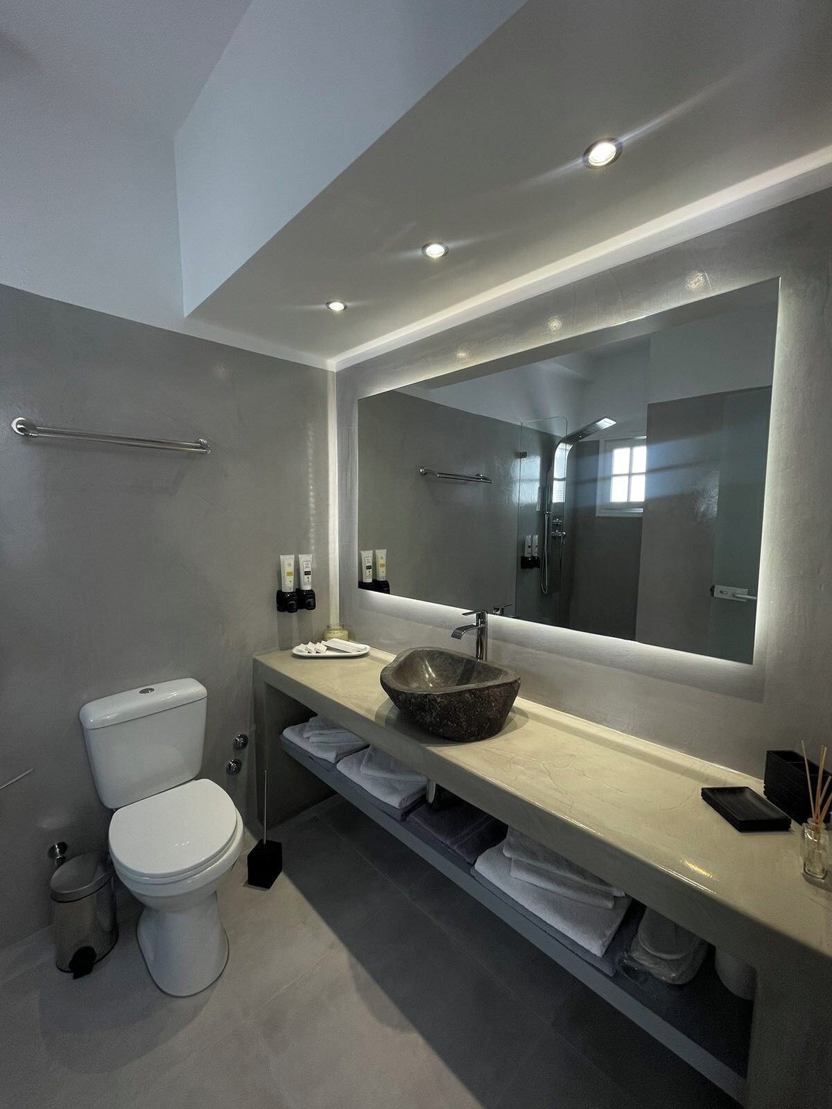 Photo - Zoumis Residence