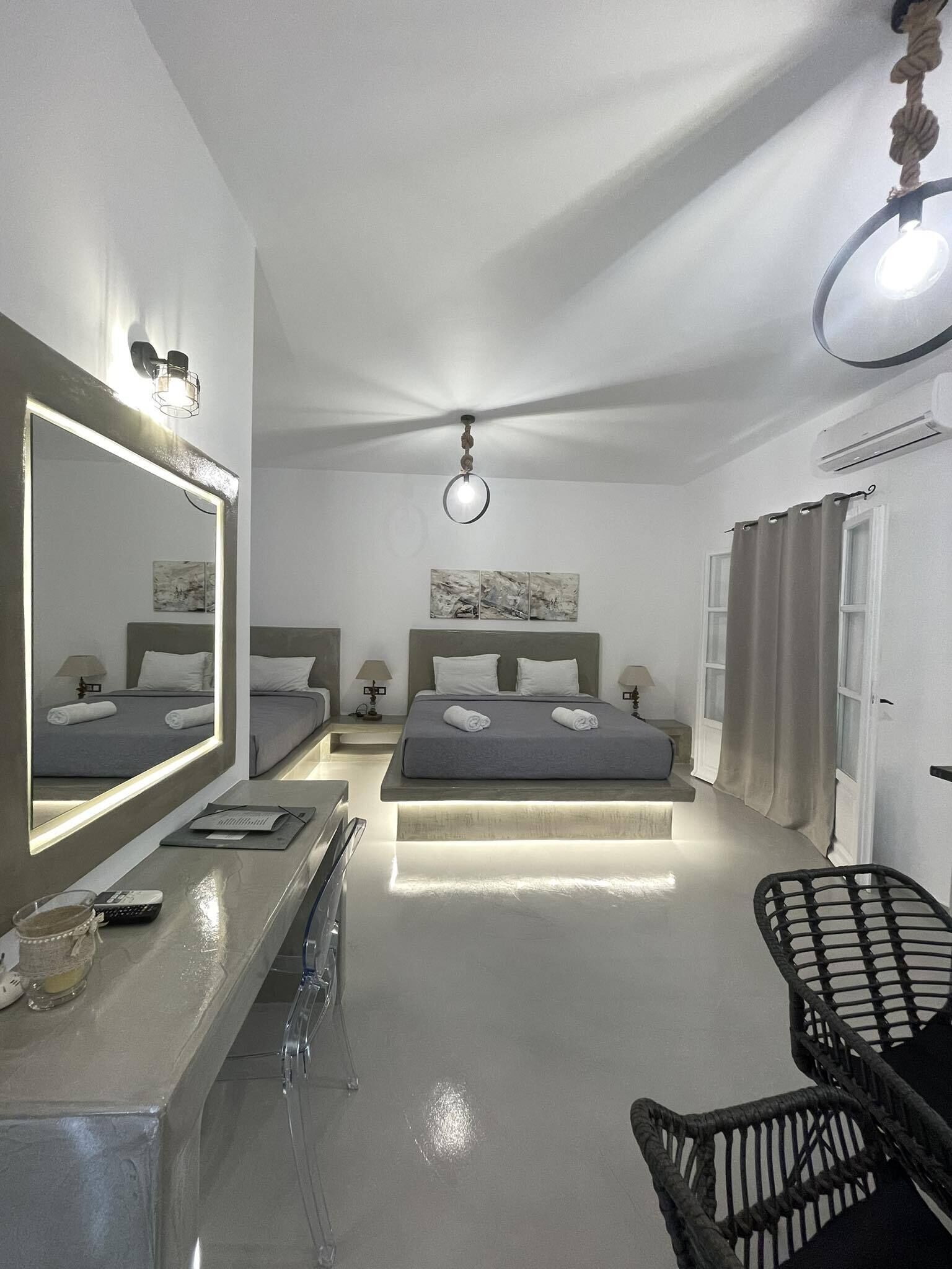 Photo - Zoumis Residence