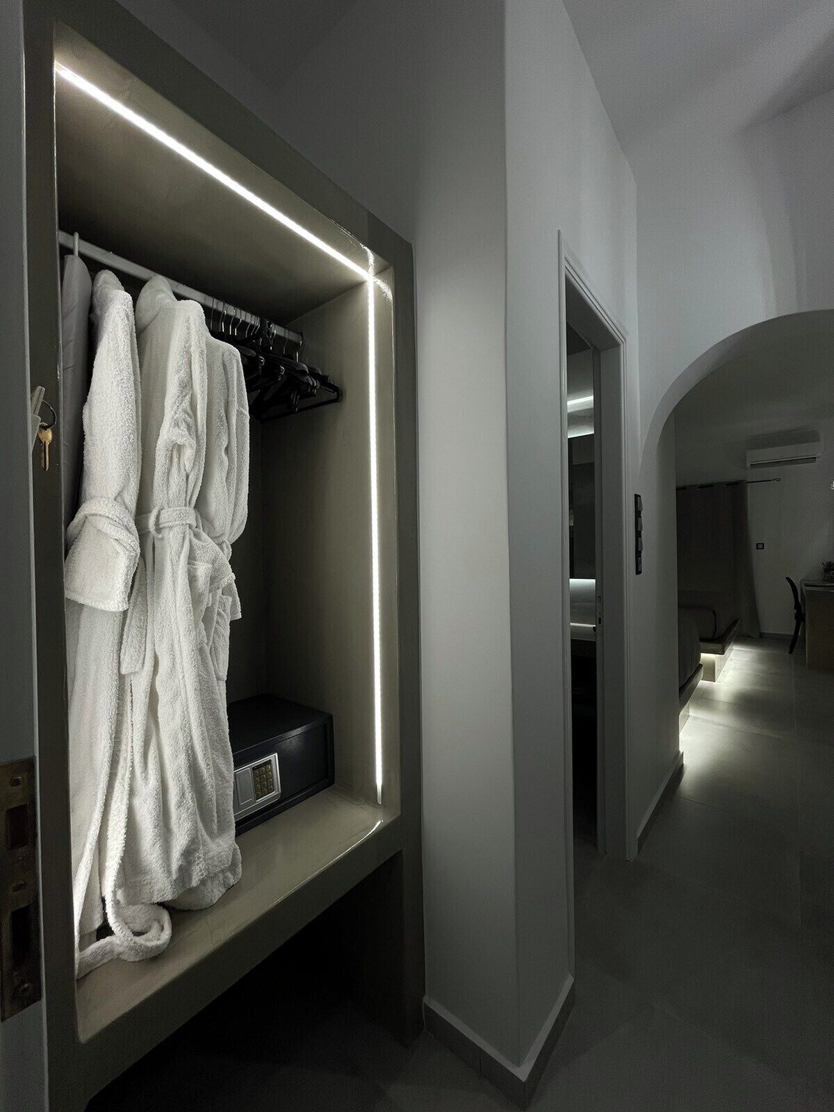 Photo - Zoumis Residence