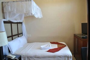 Standard Room | Premium bedding, minibar, in-room safe, desk