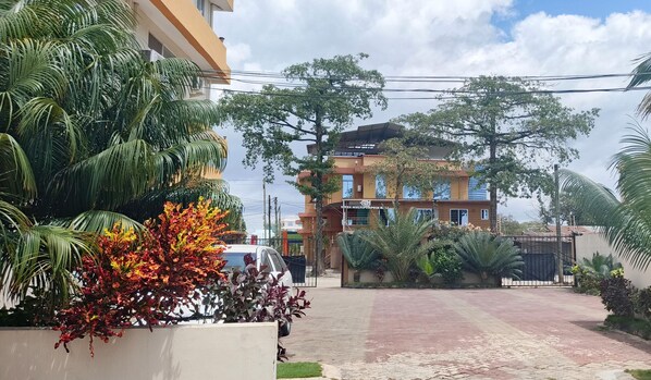 Fachada de la propiedad