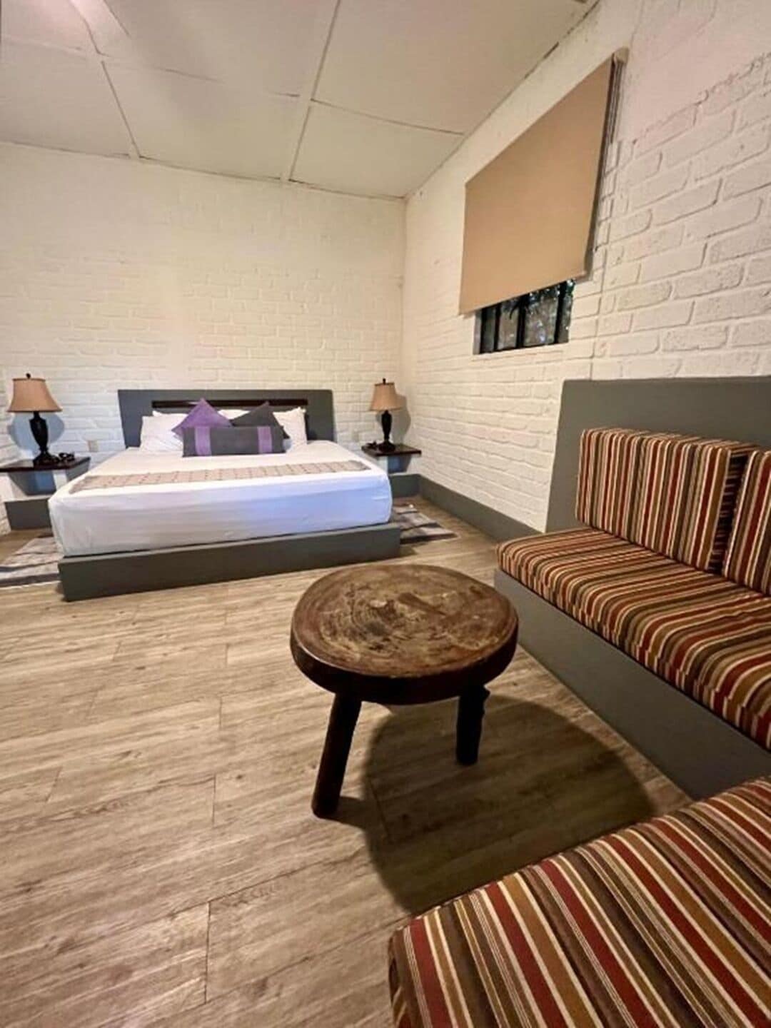 Ropa de cama de alta calidad, tabla de planchar con plancha, wifi gratis