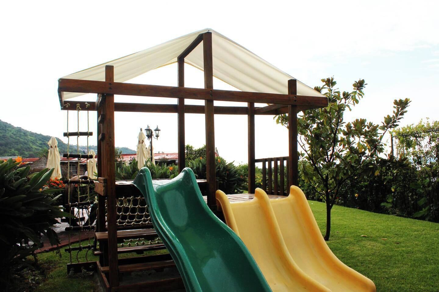 Área de juegos infantiles al aire libre