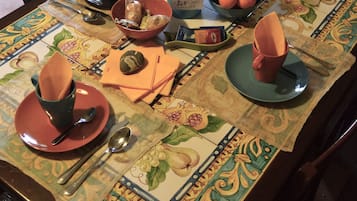 Free daily continental breakfast