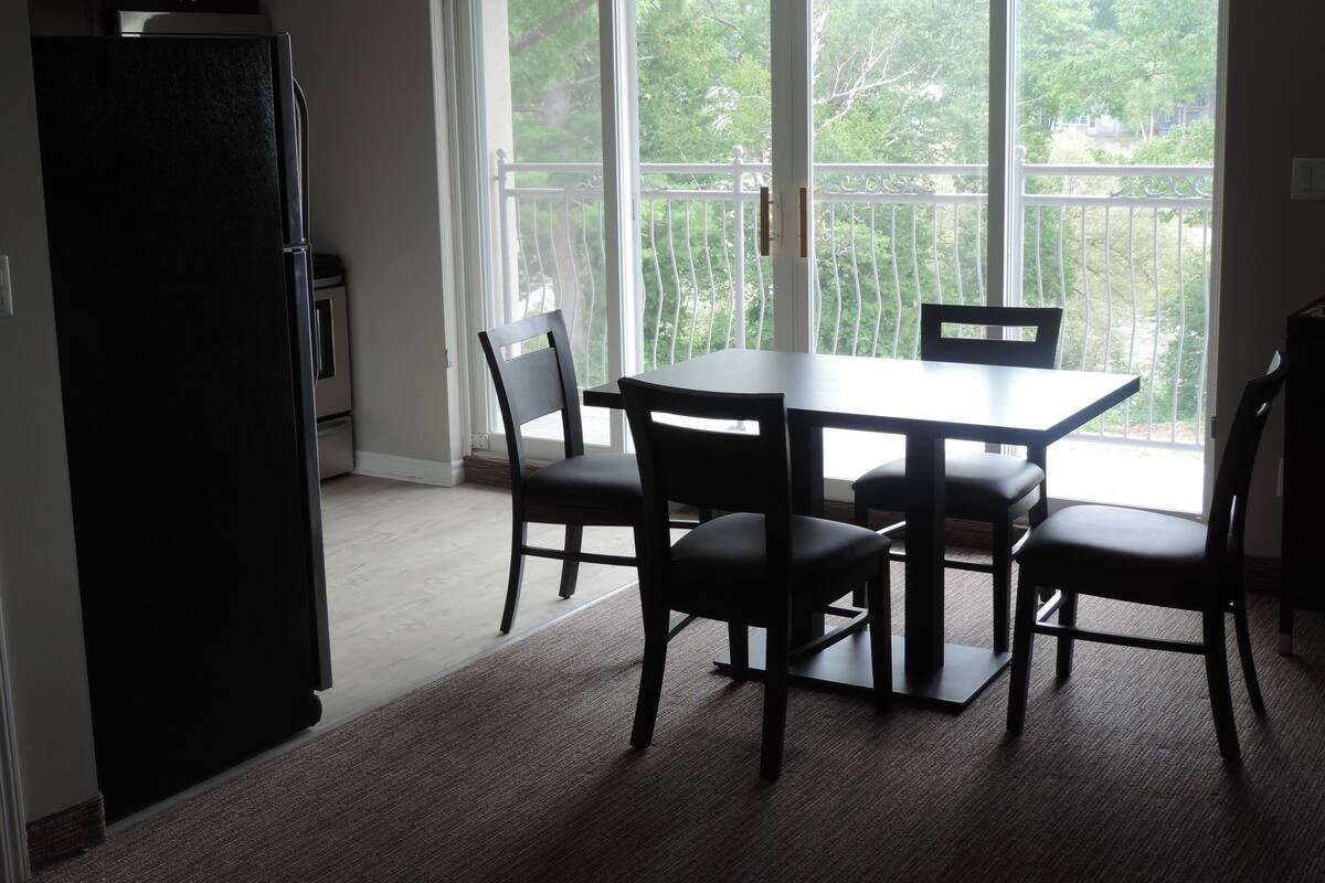 Suite, 1 habitación | Servicio de comidas en la habitación