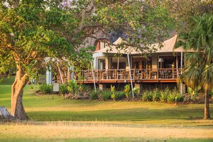 Breakfast, lunch served; local and international cuisine, pool views 