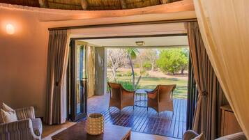 Habitación Deluxe con 1 cama matrimonial o 2 individuales, 1 cama matrimonial o 2 camas individuales | Vista al parque