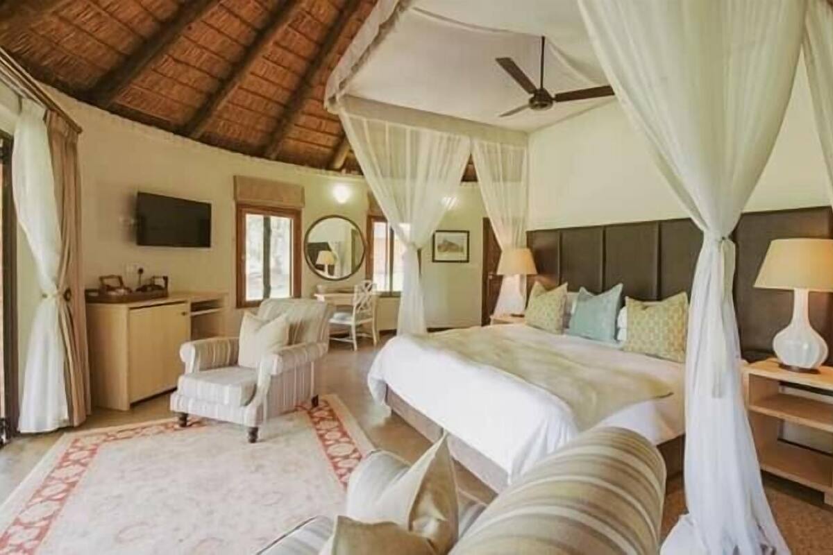 Deluxe Double or Twin Room, 1 Double or 2 Twin Beds, Non Smoking, Garden View | Premium bedding, in-room safe, desk, laptop workspace