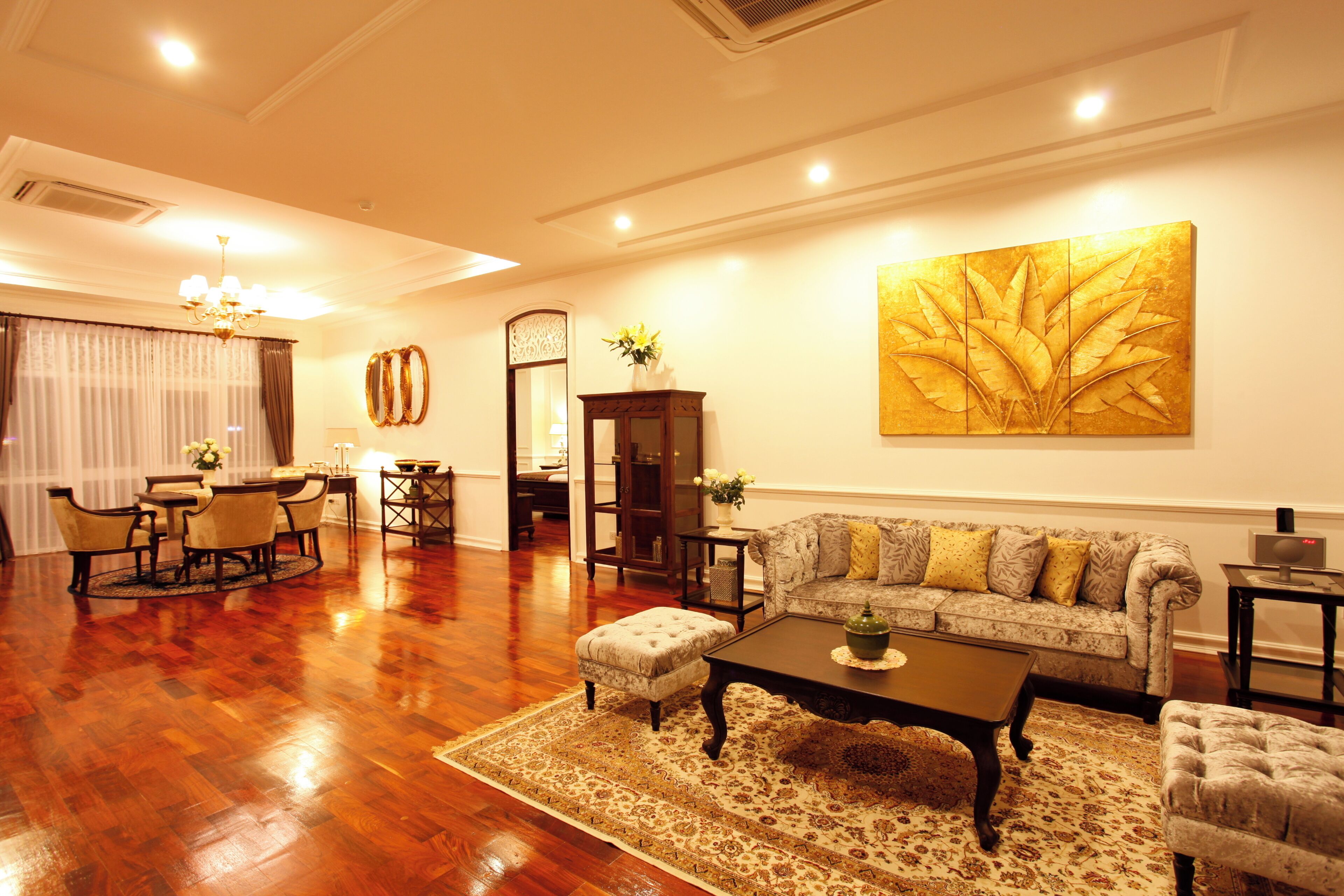 Royal Lao Suite | Vardagsrum | LED-tv