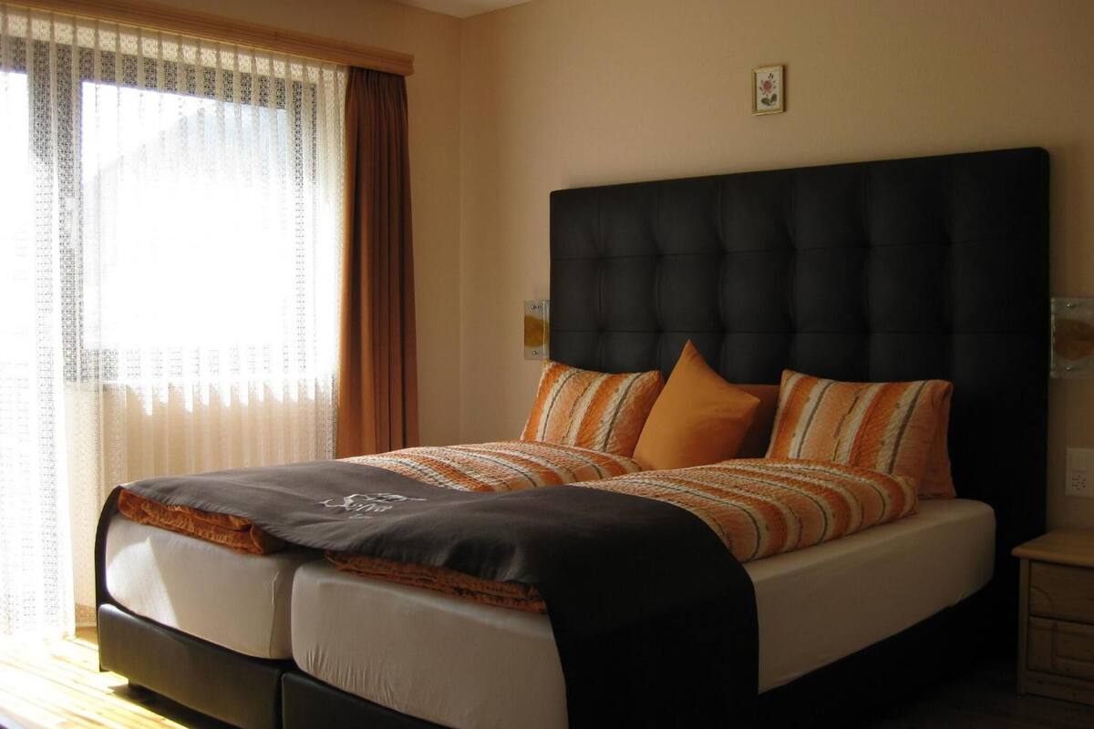 desk, soundproofing, cots/infant beds, rollaway beds