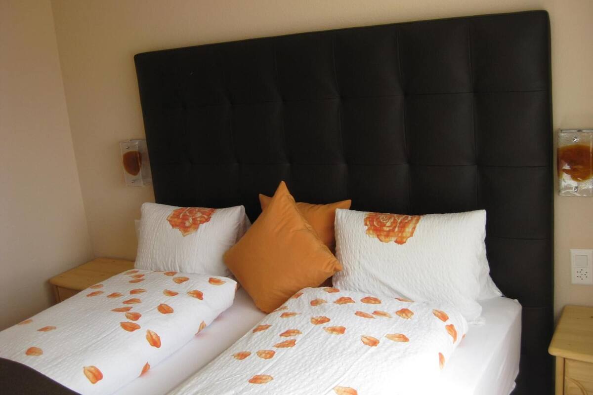 desk, soundproofing, cots/infant beds, rollaway beds