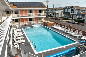 Seasonal outdoor pool - Blue Water Motel (Wildwood Crest)