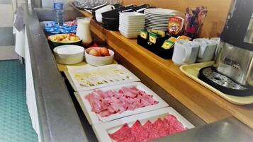 Daily buffet breakfast (EUR 9.50 per person)