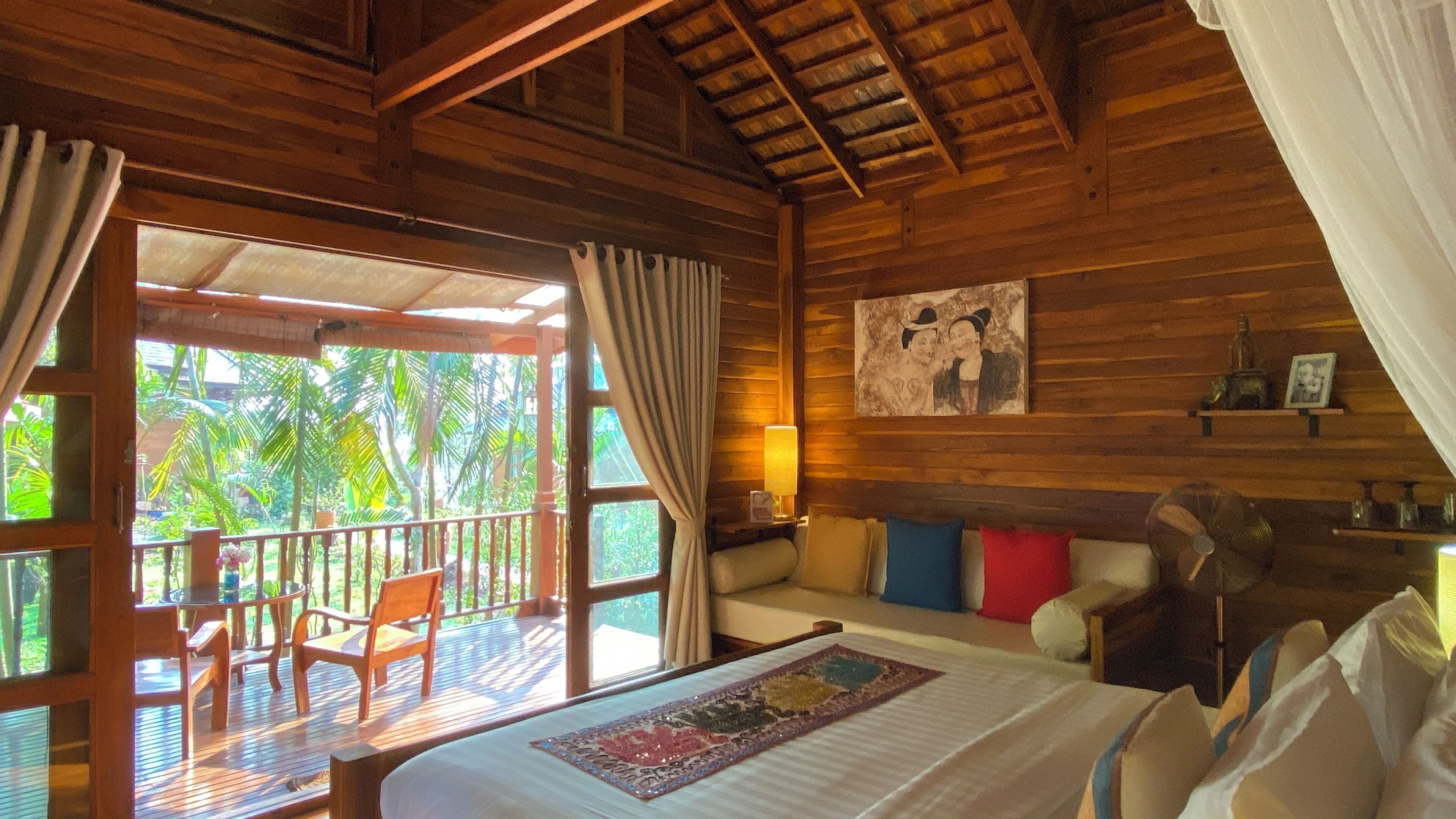 Habitación superior, 1 cama de matrimonio grande, terraza | Ropa de cama de alta calidad y minibar (con algunos artículos gratuitos)