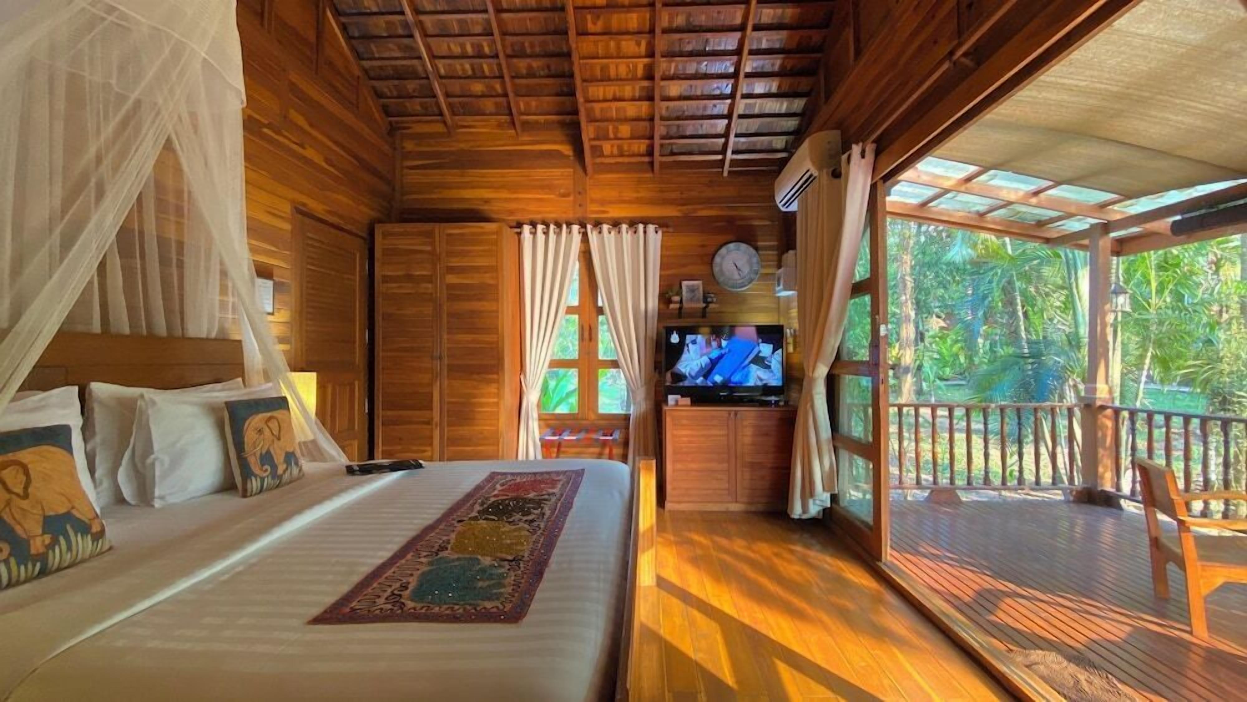 Premium bedding, free minibar items, blackout curtains