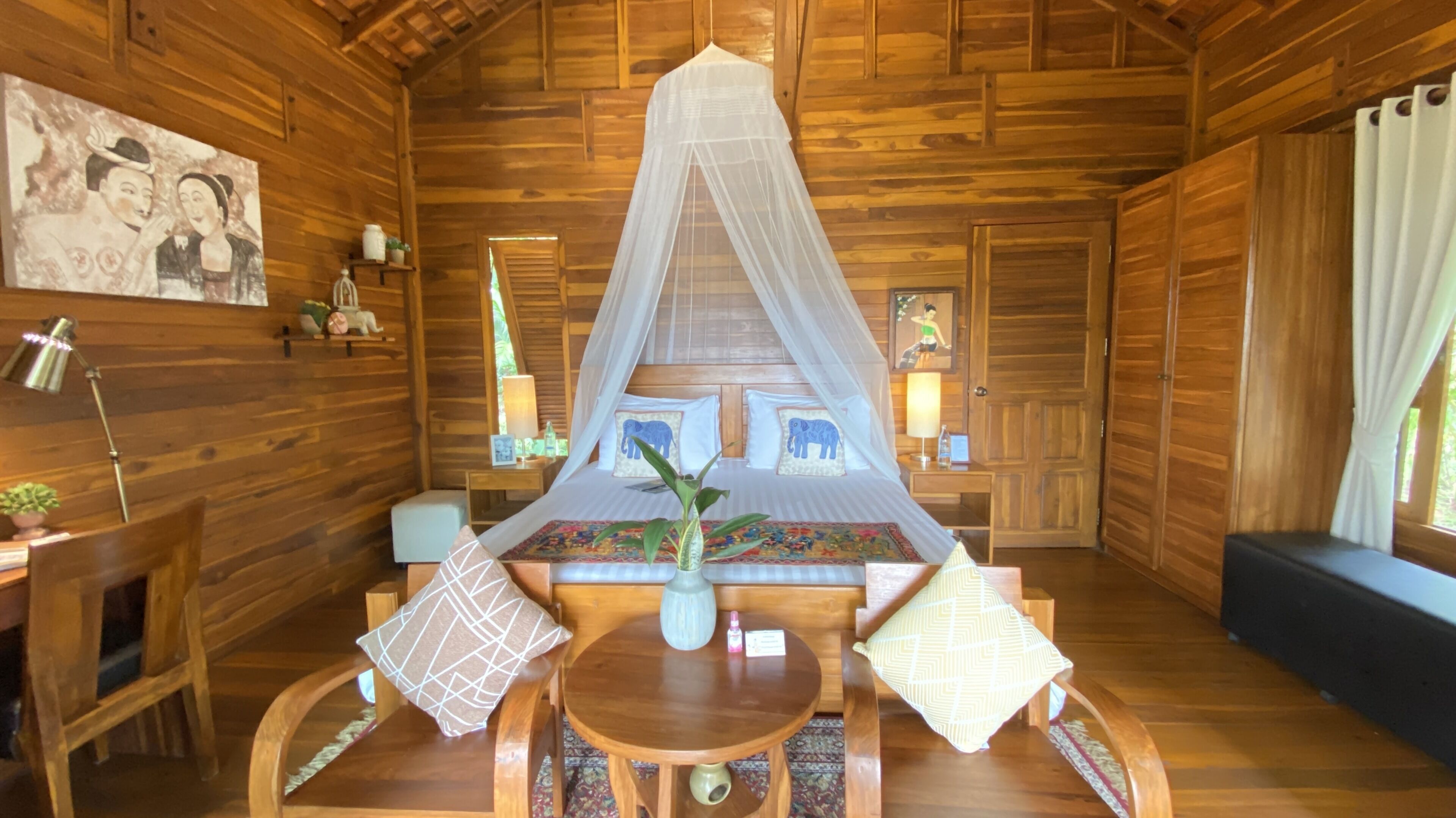 Ropa de cama de alta calidad y artículos del minibar gratis 