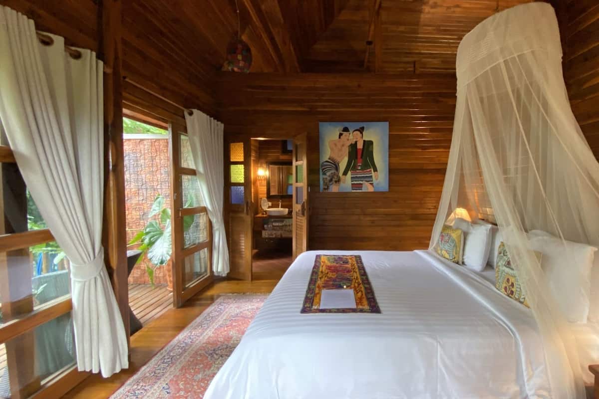 Ropa de cama de alta calidad y artículos del minibar gratis